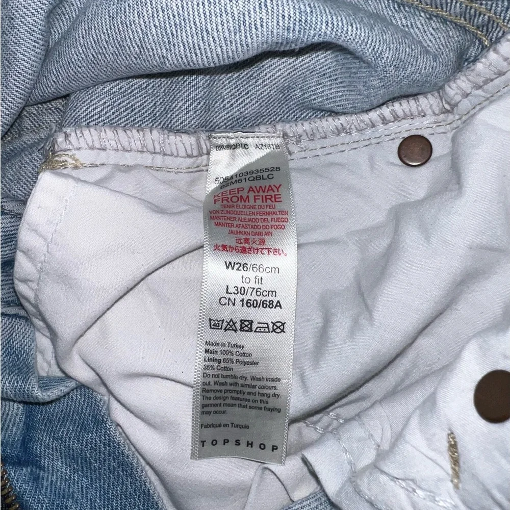 Topshop Super Rip Mom Jean light denim color High waist Sz 26/30